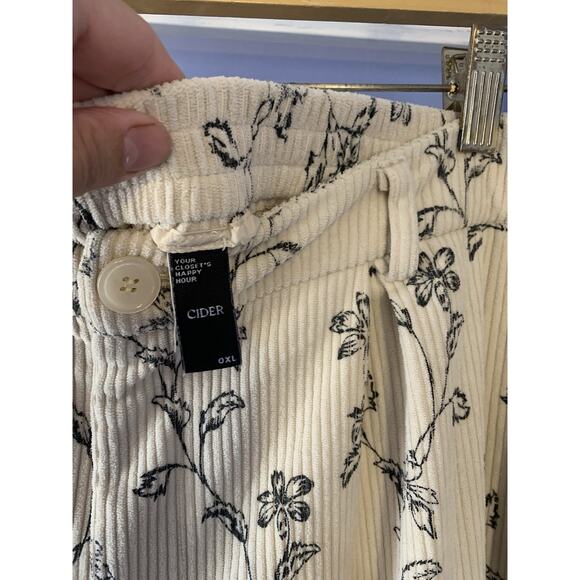 CORDUROY FLORAL MIDDLE WAIST WIDE LEG TROUSERS CURVE & PLUS OXL - Picture 4 of 8